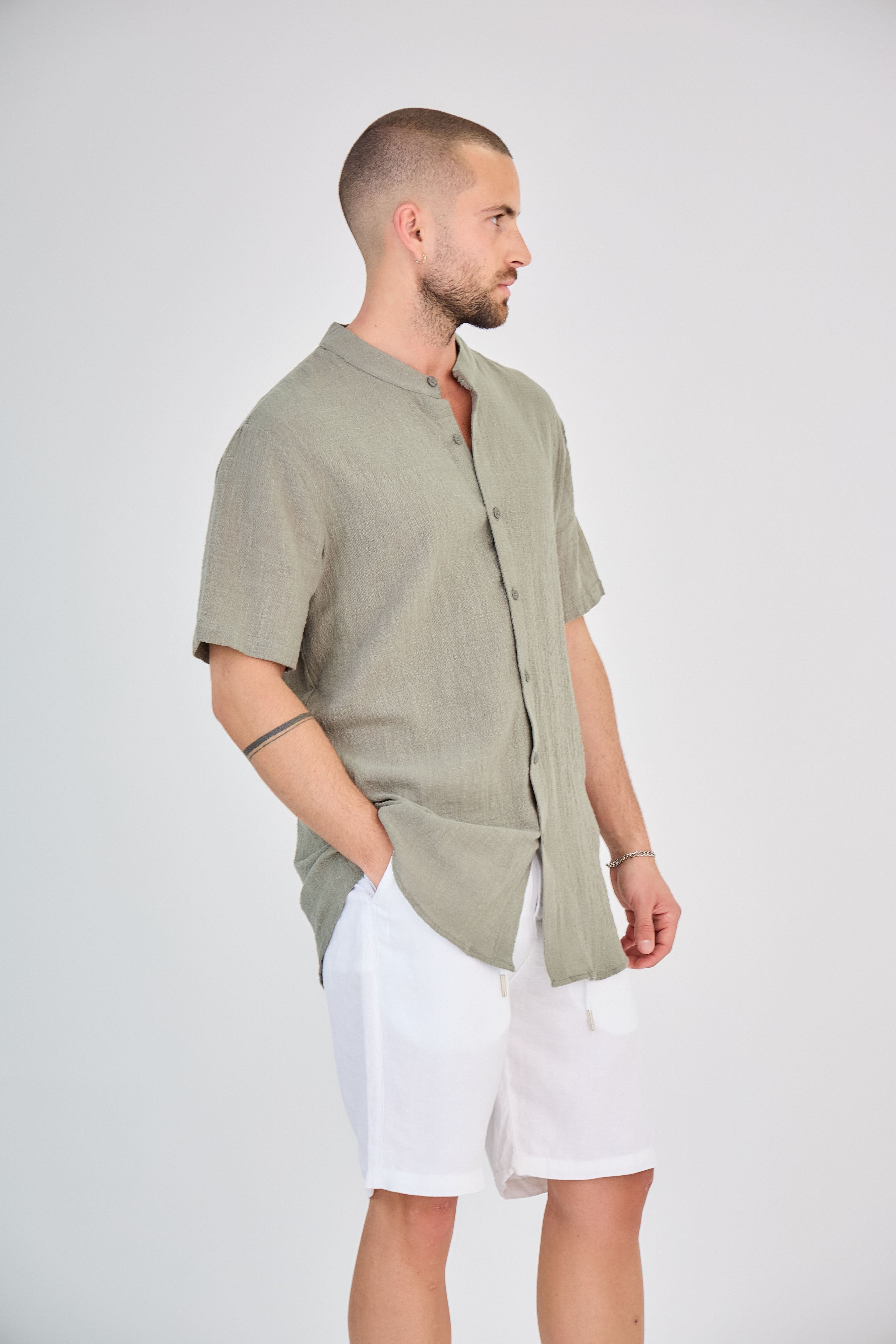 Chemise en Lin Manches Courtes Vert Olive