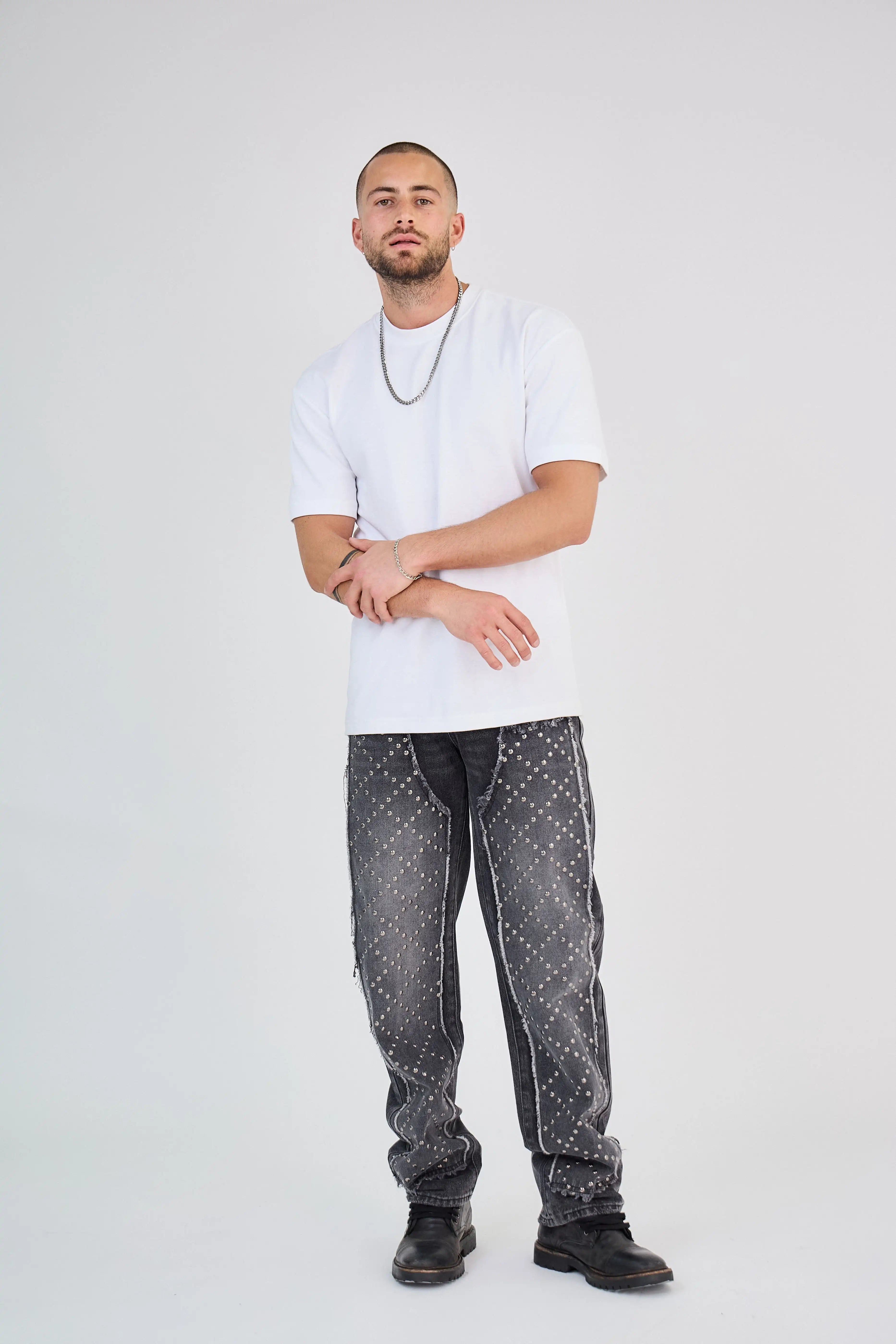 Jean Droit Clouté Noir Gris Délavé Moyen