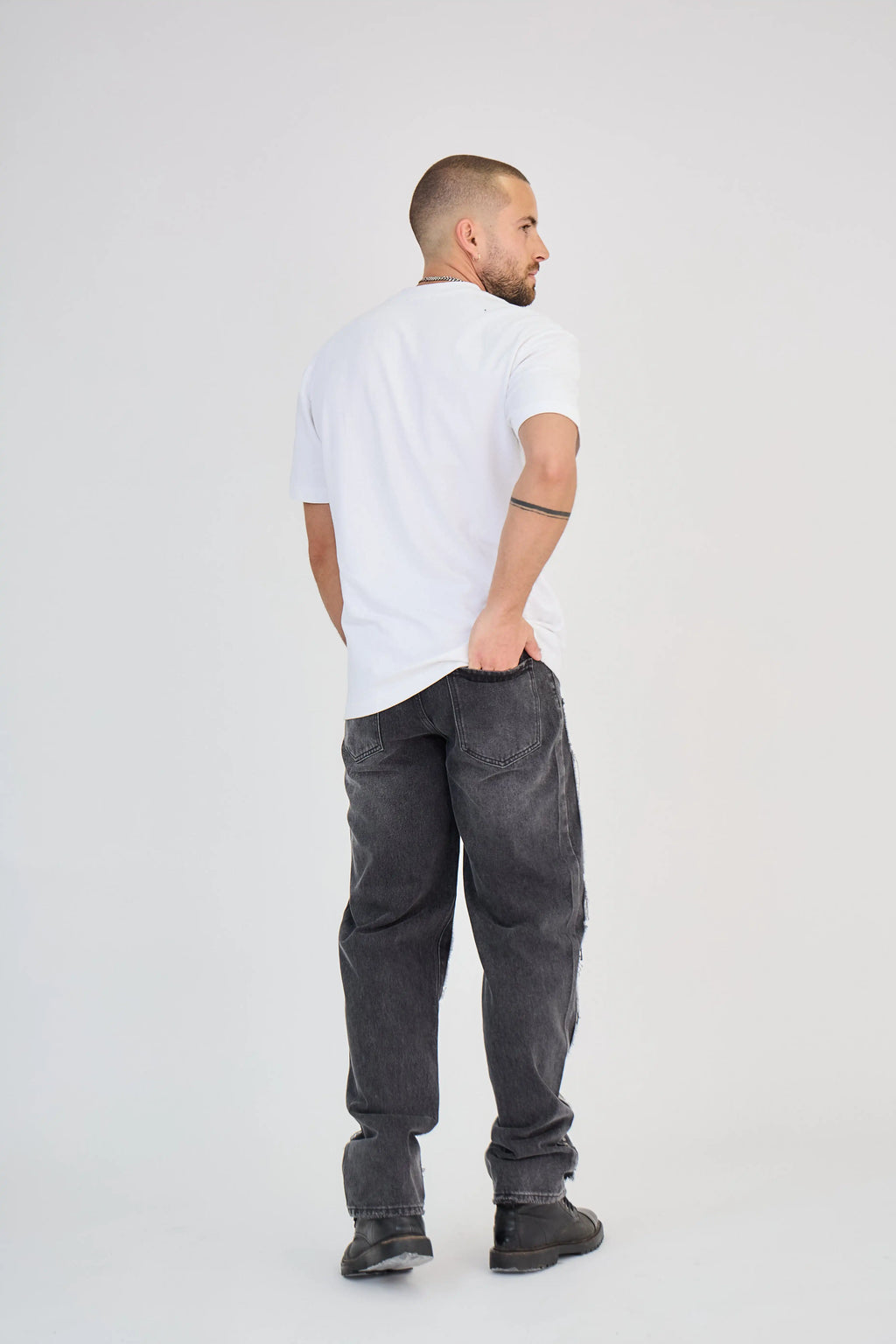 Jean Droit Clouté Noir Gris Délavé Moyen