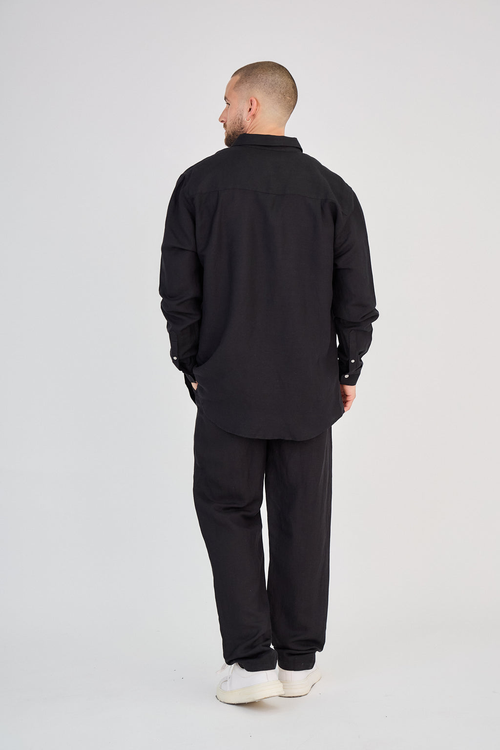 Chemise en Lin Manches Longues Noire