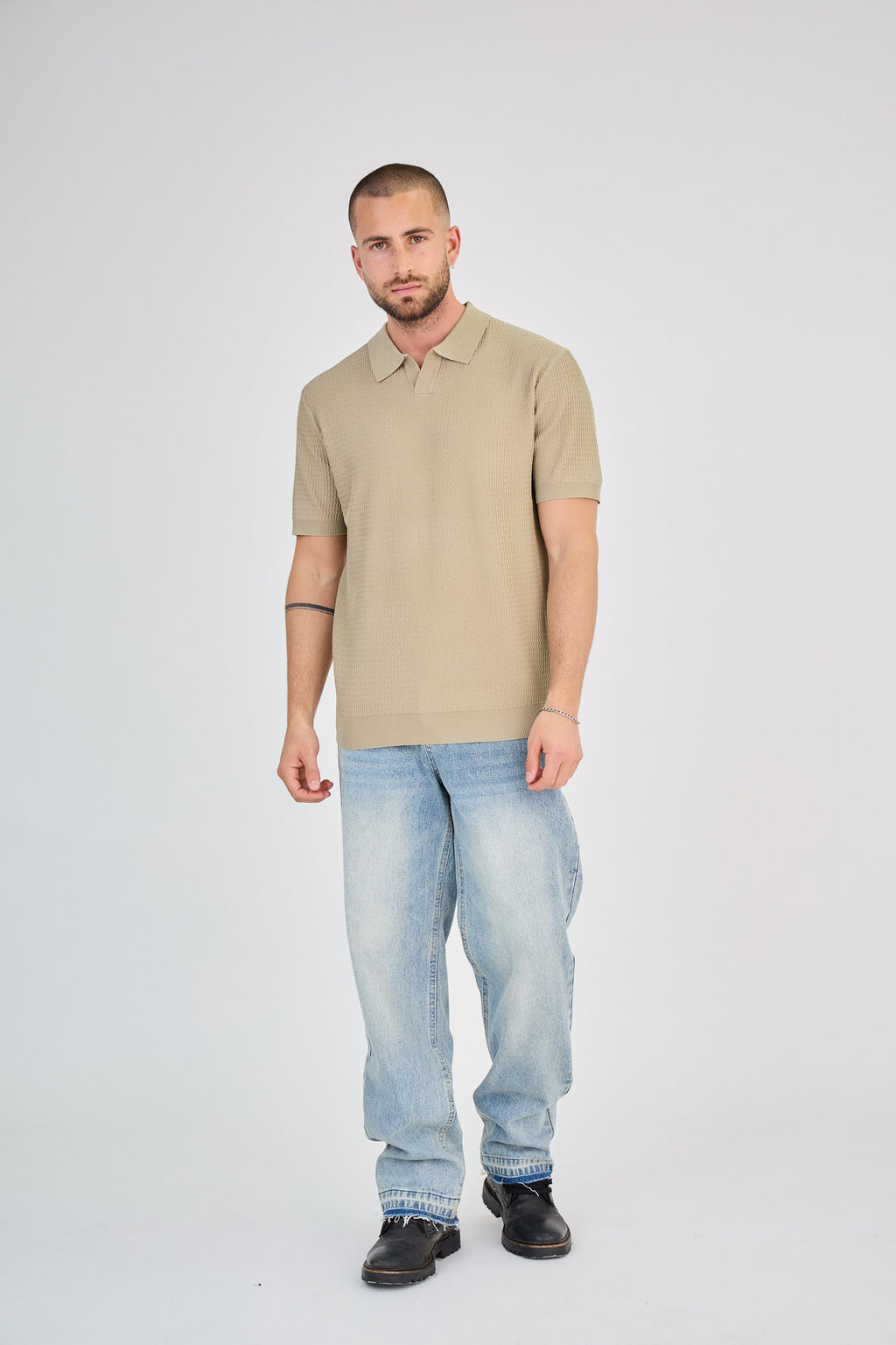 Polo texturé en maille piquée sable