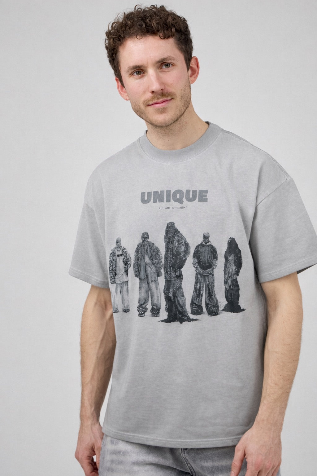 T-shirt graphique oversize « UNIQUE »