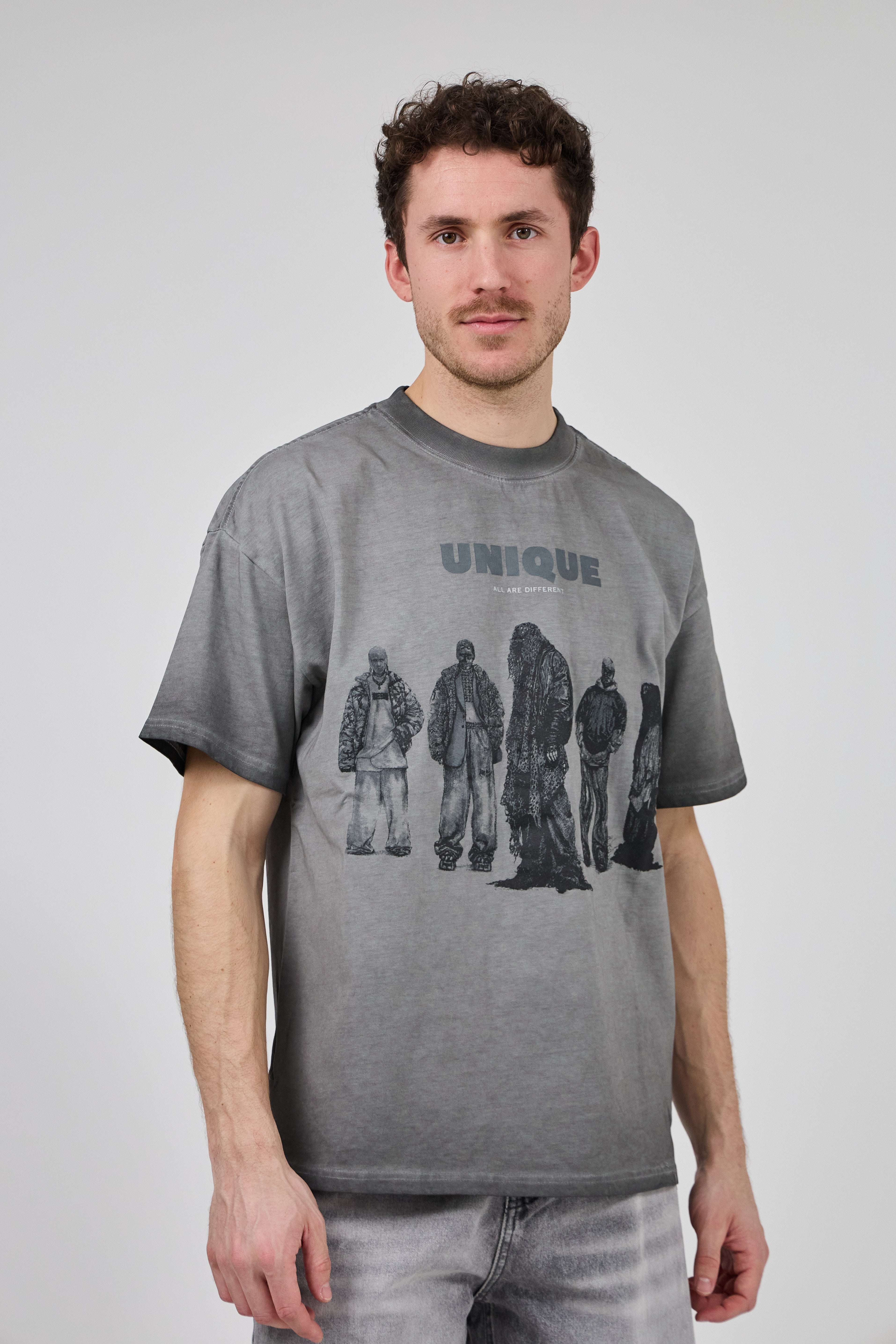 T-shirt graphique oversize « UNIQUE »