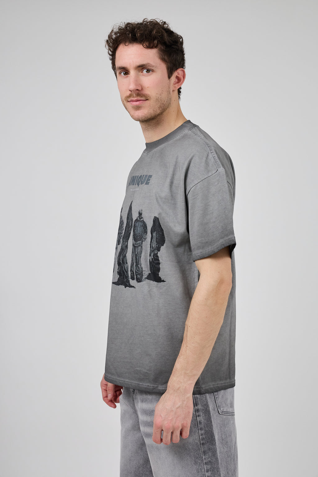 T-shirt graphique oversize « UNIQUE »