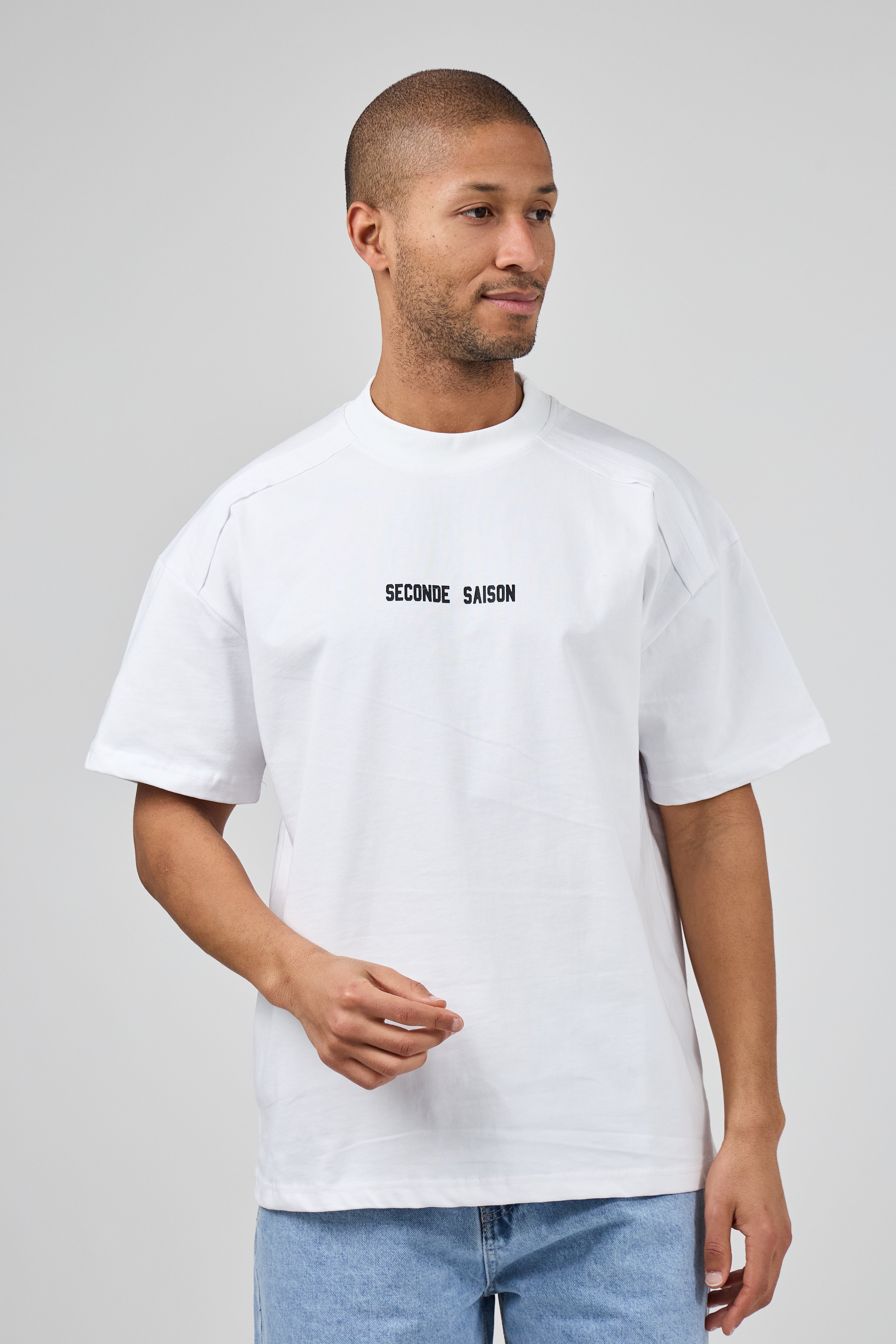 T-shirt oversize homme avec couture dorsale structurée