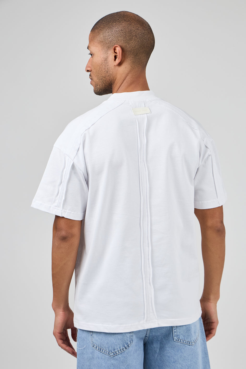T-shirt oversize homme avec couture dorsale structurée