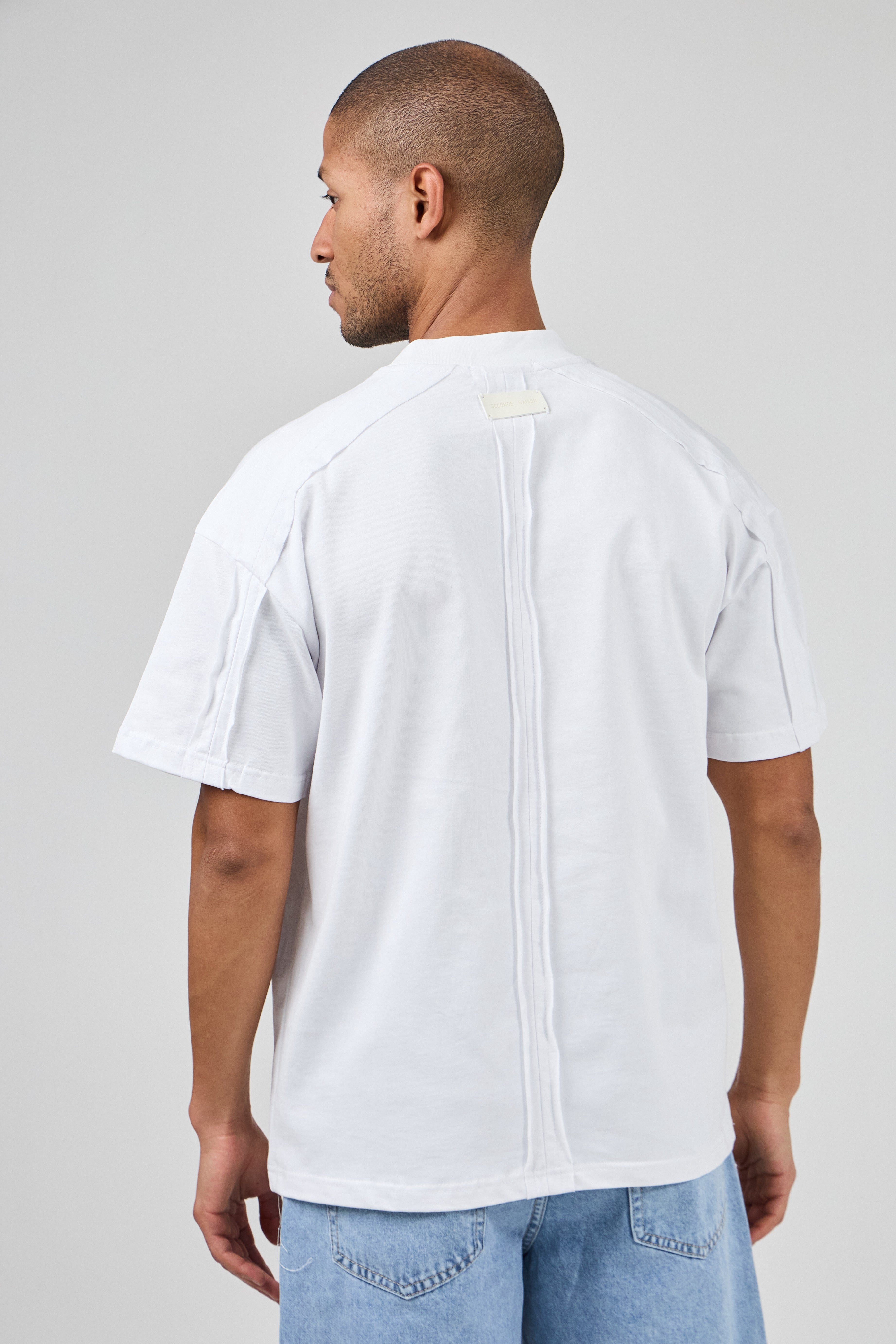 T-shirt oversize homme avec couture dorsale structurée