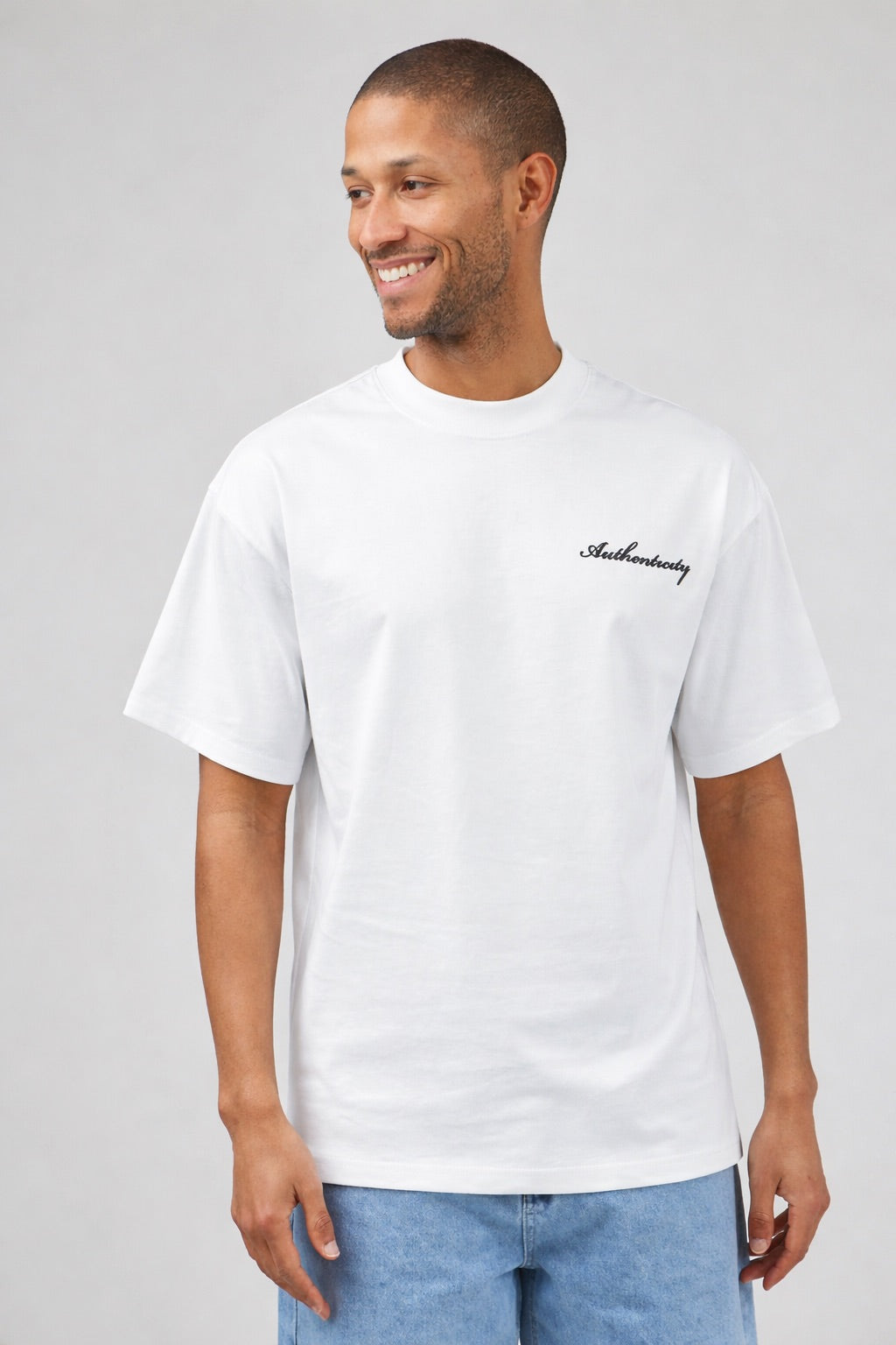 T-shirt Homme à Manches Courtes avec Broderie “Authenticity” et Patch Texturé au Dos