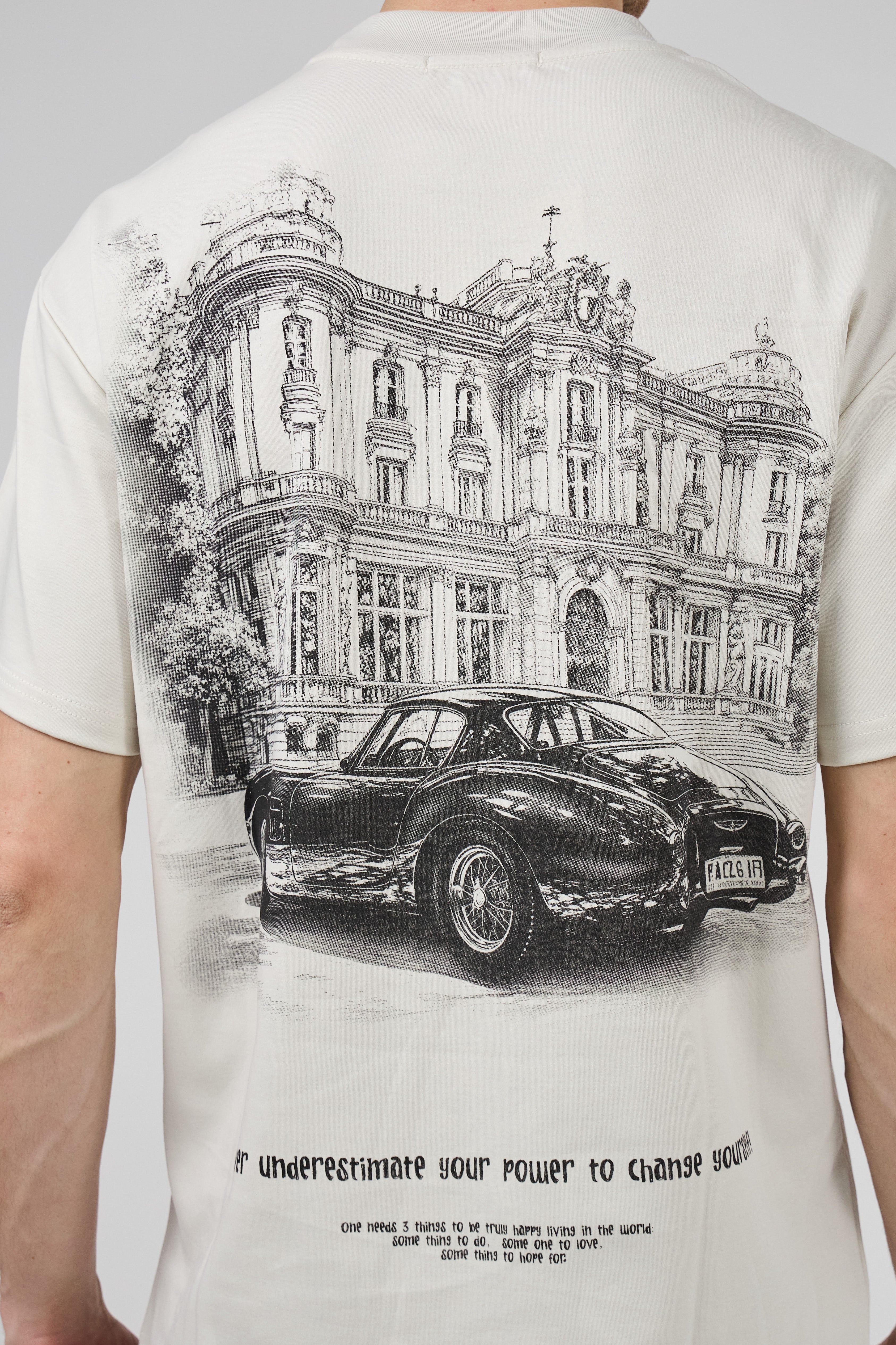 T-shirt homme imprimé artistique avec illustration urbaine et voiture rétro