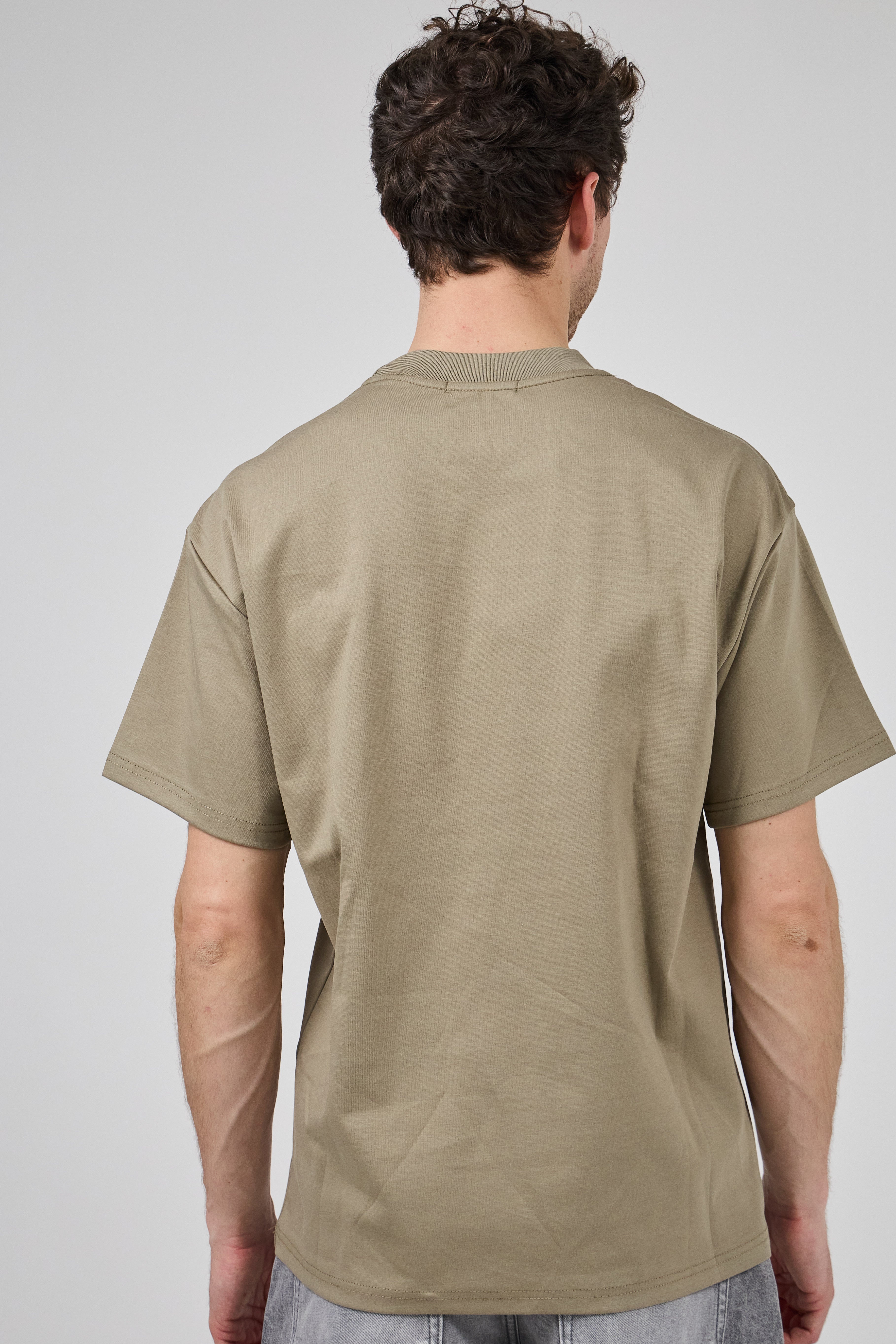 T-shirt Homme Minimaliste avec Logo Discret
