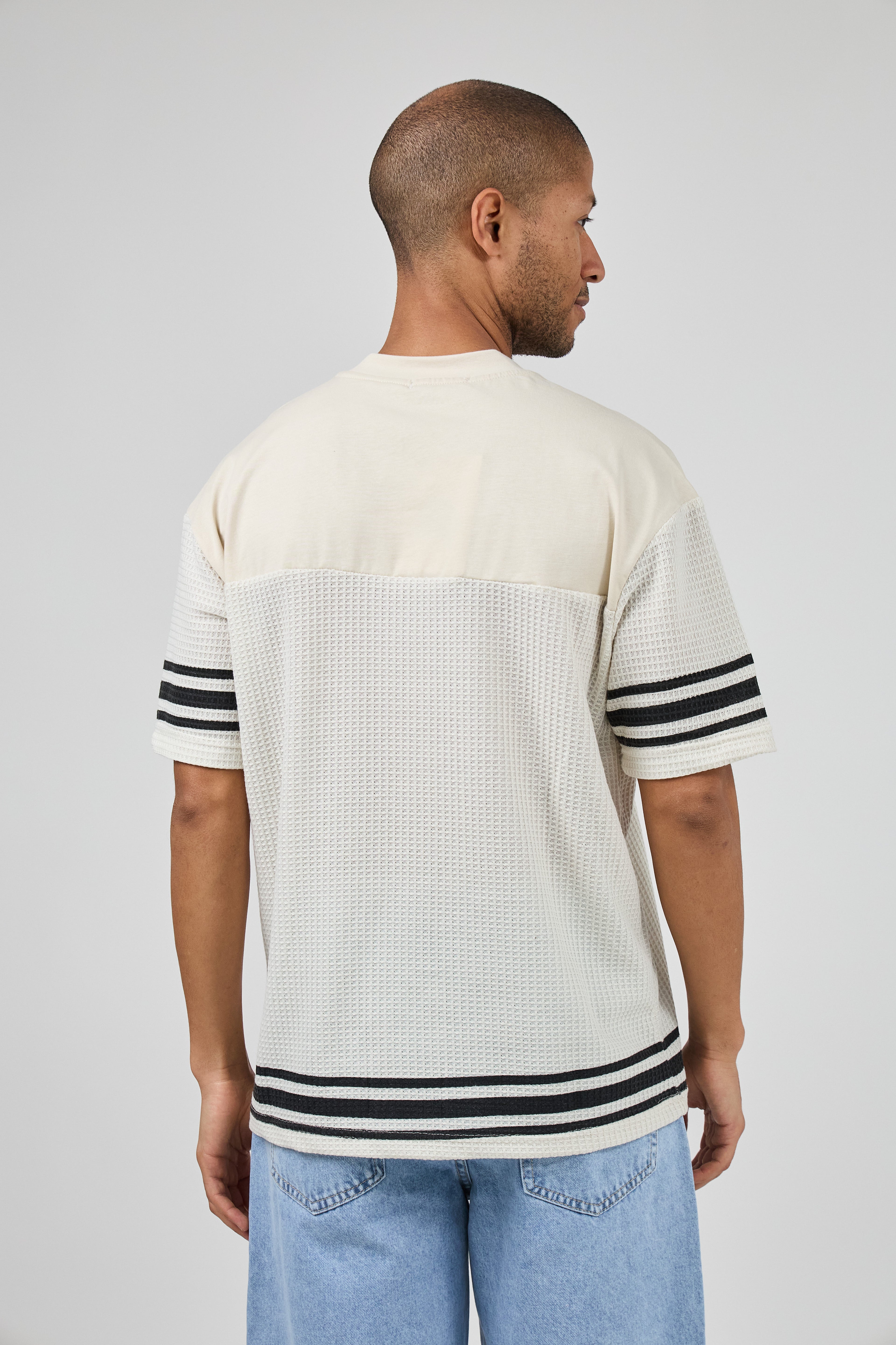 T-shirt Homme Style Sportif Texturé avec Numéro 24 et Manches Rayées