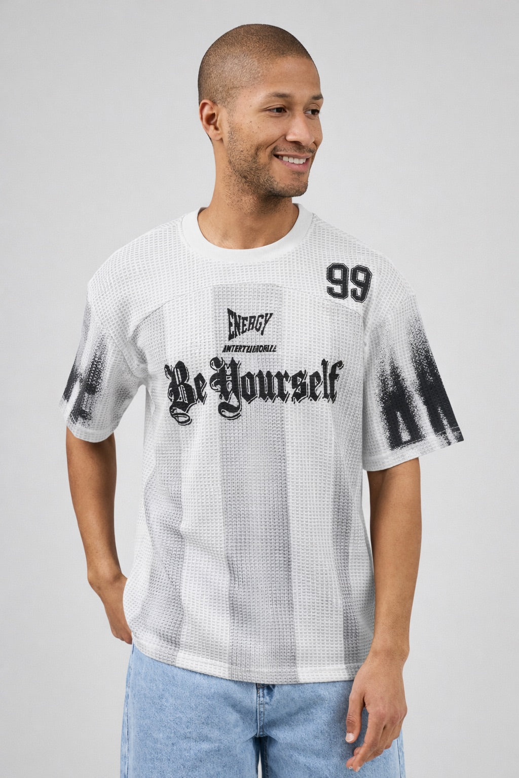 T-shirt homme style jersey graphique « Be Yourself 99 »