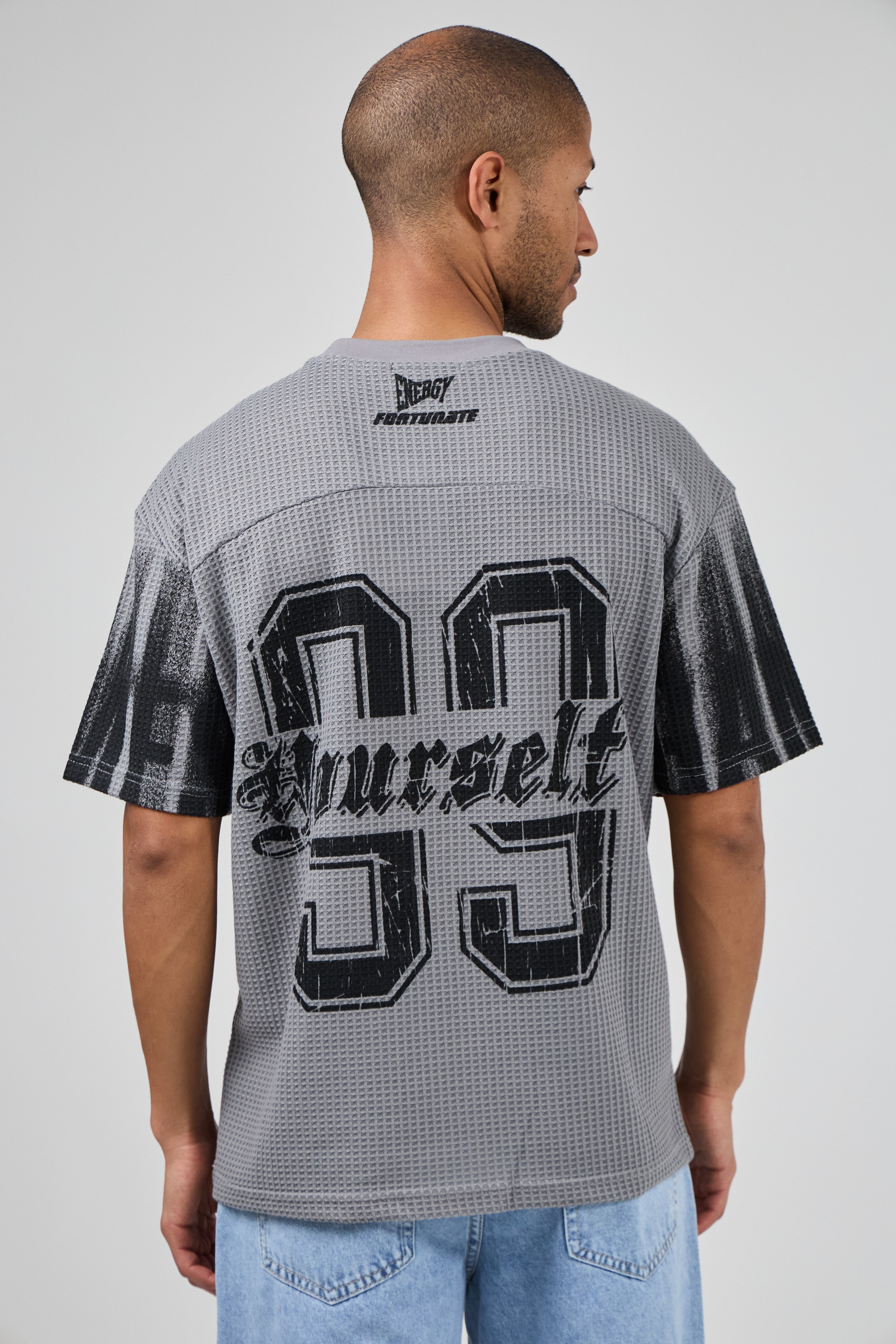 T-shirt homme style jersey graphique « Be Yourself 99 »