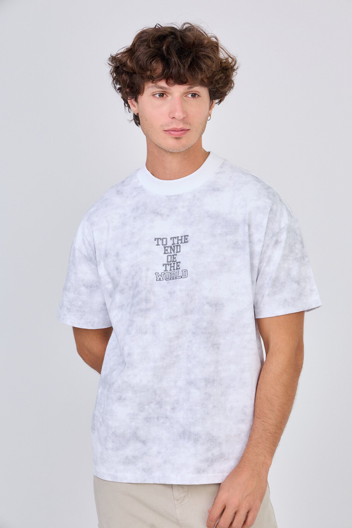 Black T-Shirt printed "To The End Of The World"